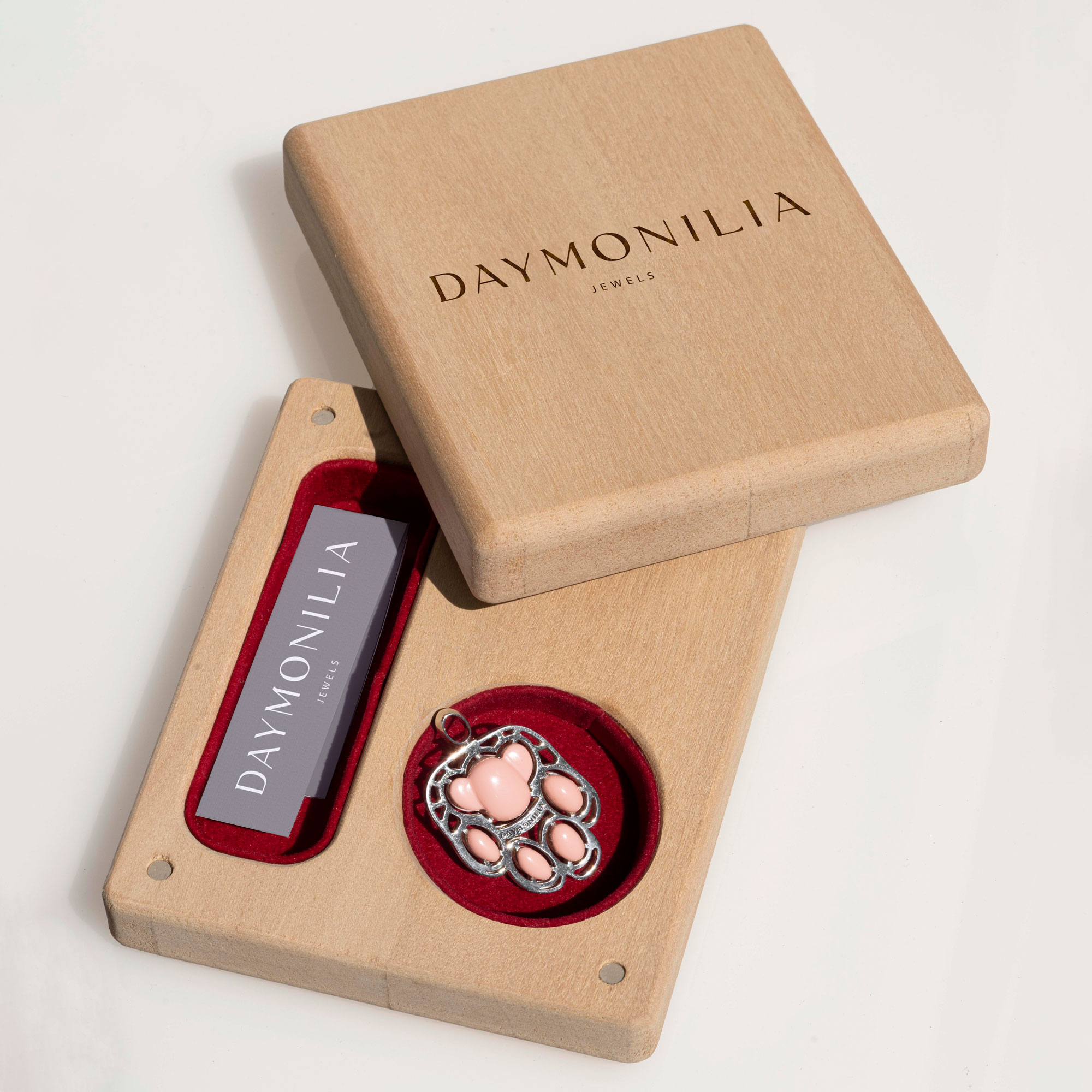 Pink-paw-packaging-01